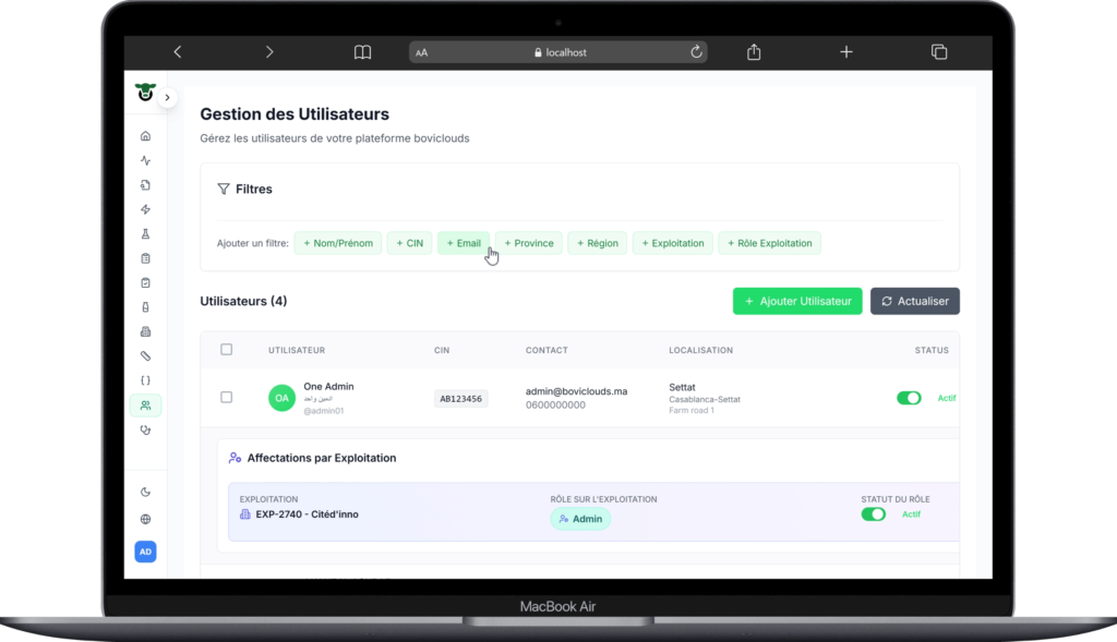 Vous voyez tout, tout le temps, sans rien demander à personne. Fini d'attendre qu'un bon d'insémination remonte ou qu'une feuille de contrôle vous parvienne. Ce qui se passe dans votre étable apparaît au moment où ça se passe. Et parce que vous consultez sans modifier, personne ne casse par erreur une donnée que trois personnes ont mis un mois à construire. Pour une coopérative : la même vue, à l'échelle de toutes vos exploitations adhérentes.